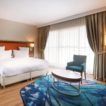 מלון Mercure Bakirkoy 4*