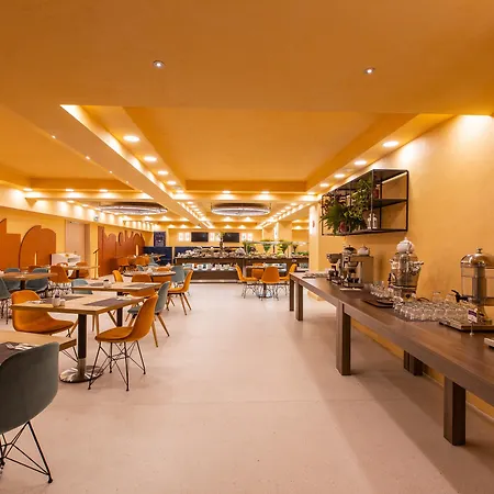 Mercure Bakirkoy מלון
