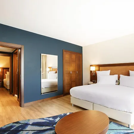 Mercure Bakirkoy מלון