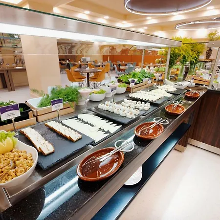 Отель Mercure Bakirkoy 4*